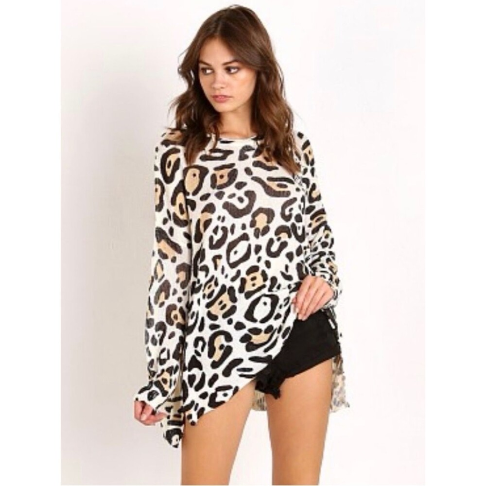 Show me Your Mumu animul bonfire sweater. Oversize. Leopard Print. Sz XS